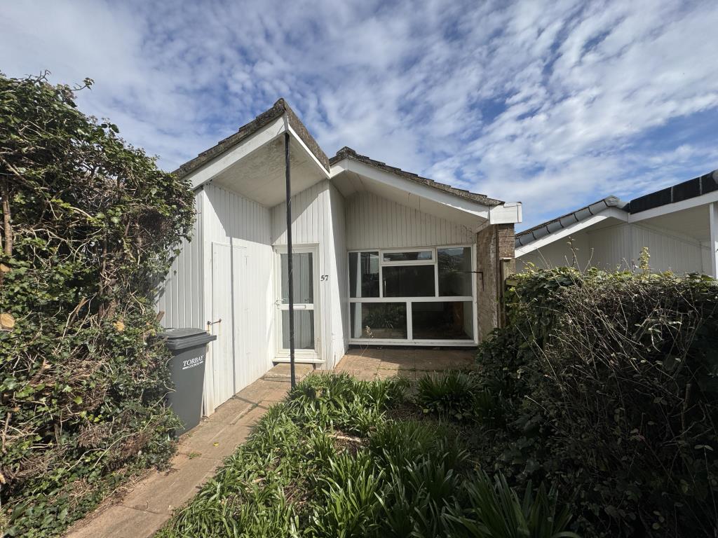 Lot: 80 - TWO-BEDROOM LINKED BUNGALOW FOR UPDATING AND REPAIR - Outside of the property